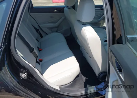 2019 Volkswagen Jetta 1.4T R-Line/1.4T S/1.4T Se z USA, uszkodzony, nr VIN 3VWC57BU8KM144027